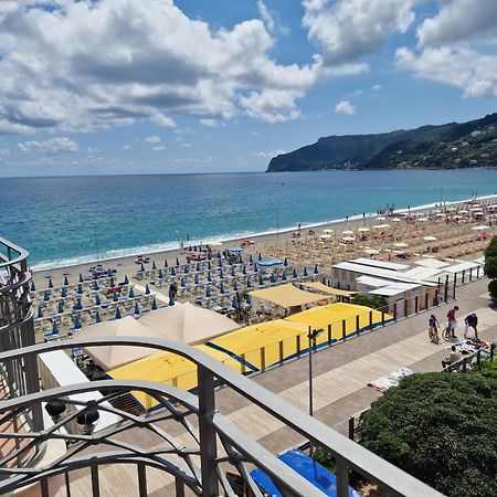 Hotel Miramare Spotorno Ngoại thất bức ảnh