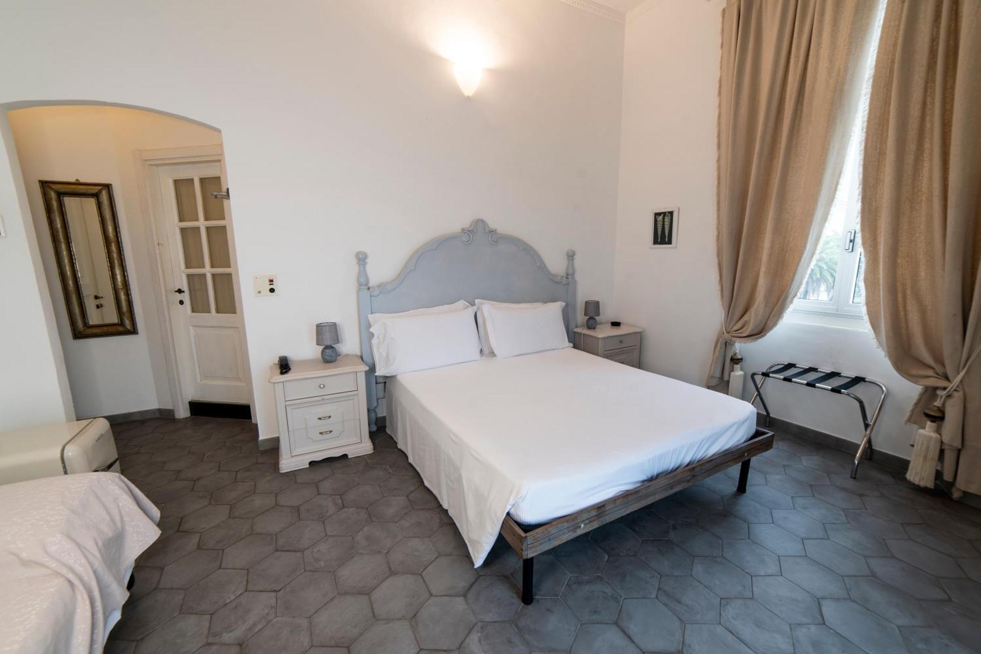Hotel Miramare Spotorno Phòng bức ảnh