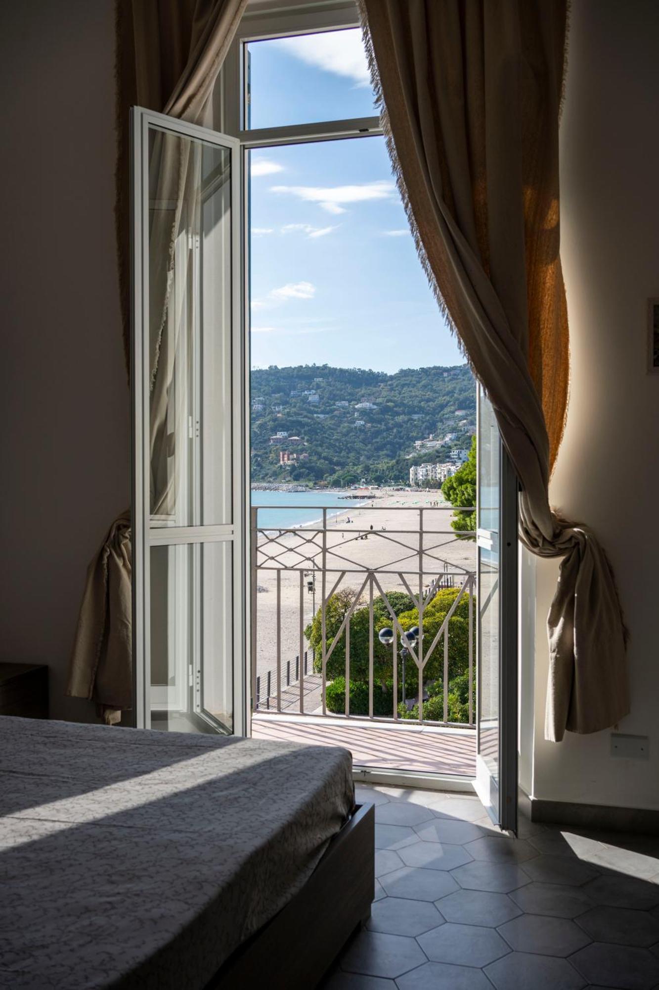 Hotel Miramare Spotorno Ngoại thất bức ảnh
