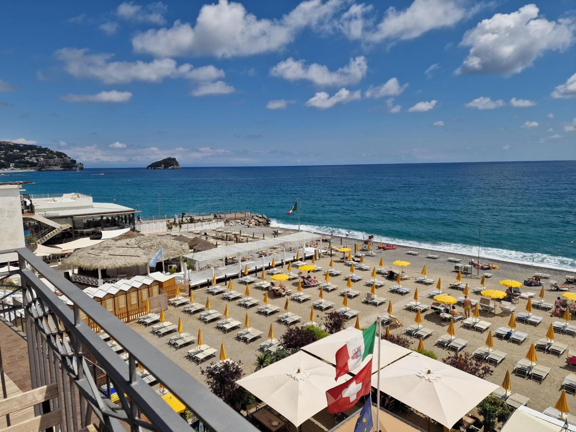 Hotel Miramare Spotorno Phòng bức ảnh