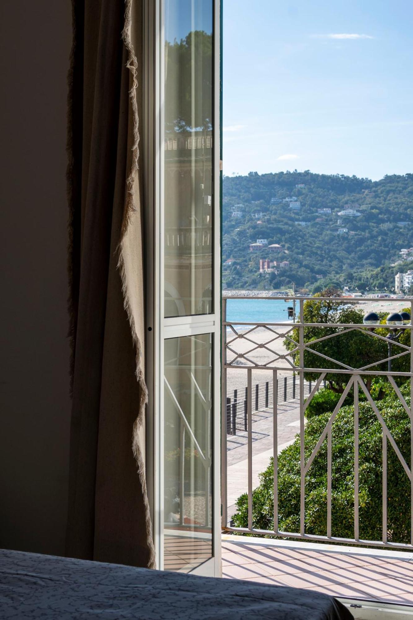 Hotel Miramare Spotorno Phòng bức ảnh