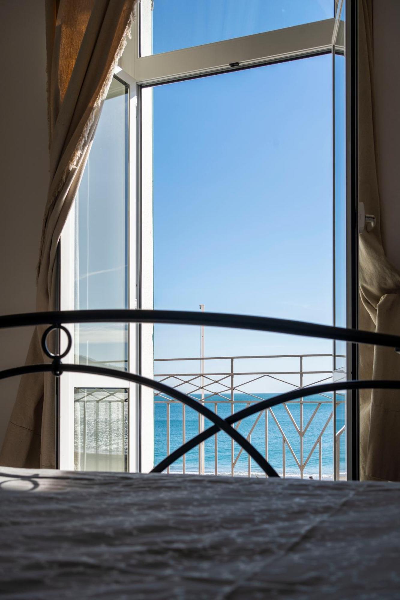 Hotel Miramare Spotorno Phòng bức ảnh